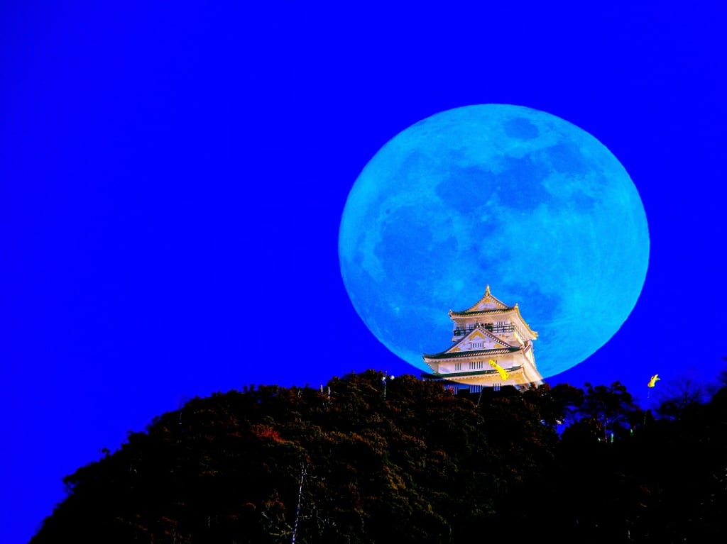 岐阜城月亮夜景