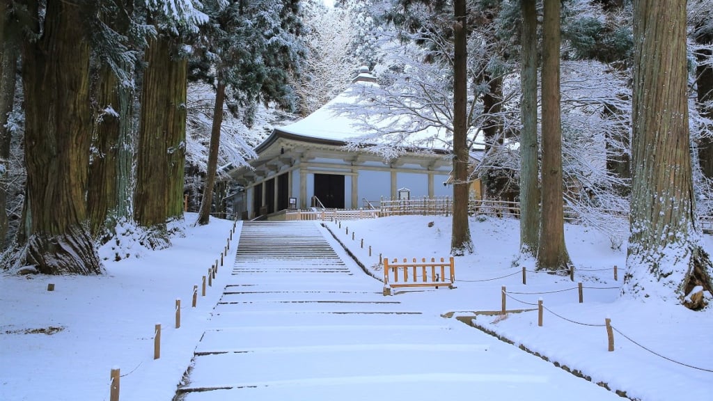 平泉中尊寺金色堂