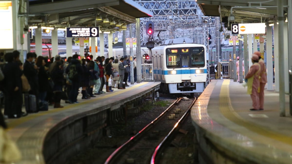 小田急電鉄ピンズPremium シークレット 鉄道 電車 ピンバッジ 通勤車両