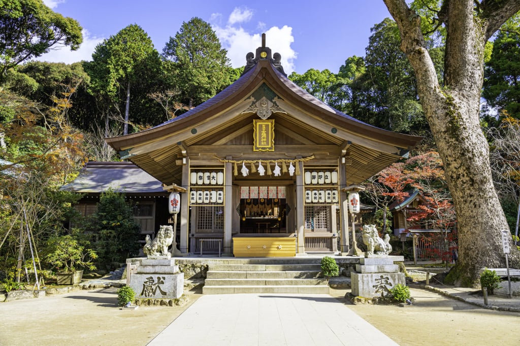 寶滿宮竈門神社