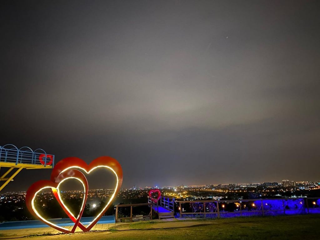 A‧maze兔子迷宮咖啡餐廳 宜蘭晚上景點夜景